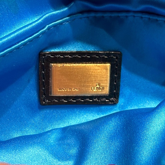 Authentic FENDI baguette wool handbag - Picture 12 of 16